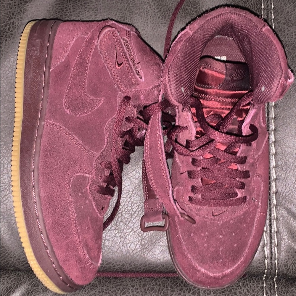 Burgundy Air forces GREAT CONDITION